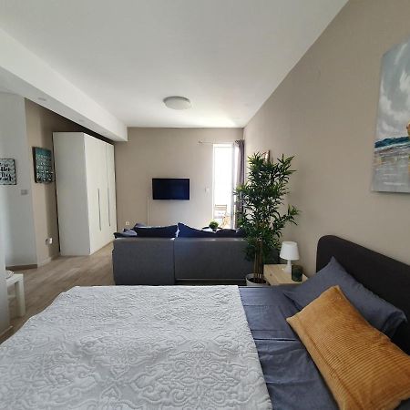 Apartment Danijela Novalja Dış mekan fotoğraf