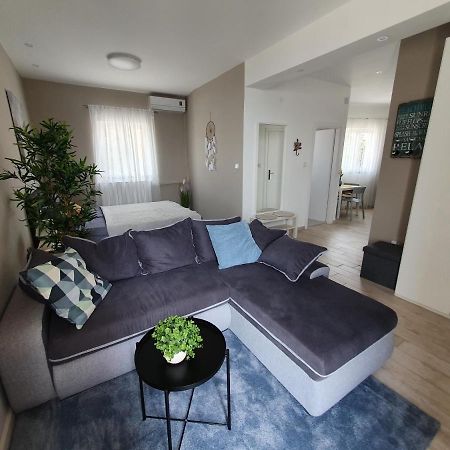 Apartment Danijela Novalja Dış mekan fotoğraf