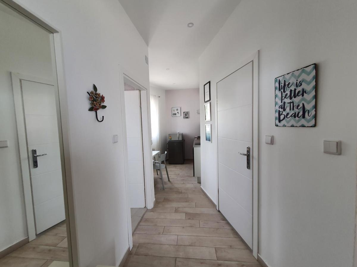 Apartment Danijela Novalja Dış mekan fotoğraf