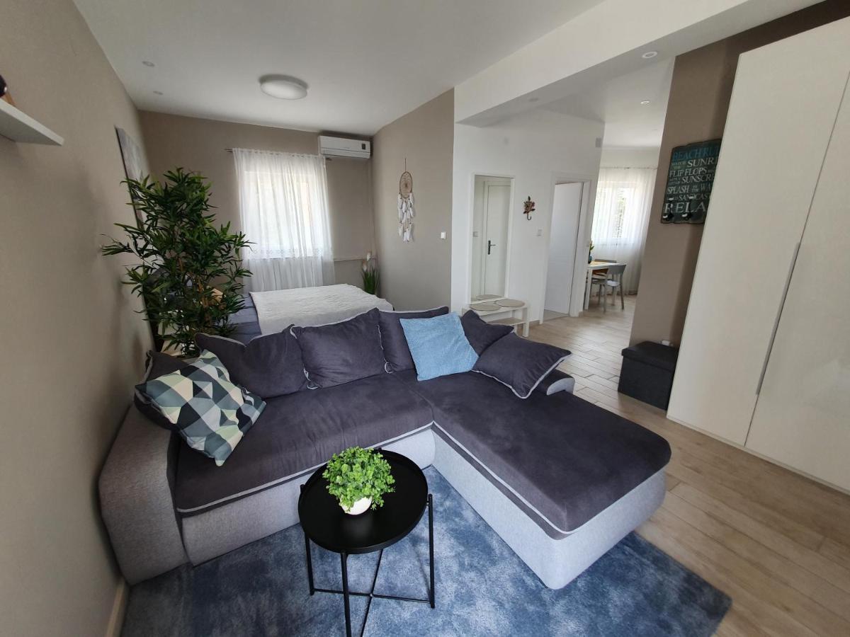 Apartment Danijela Novalja Dış mekan fotoğraf