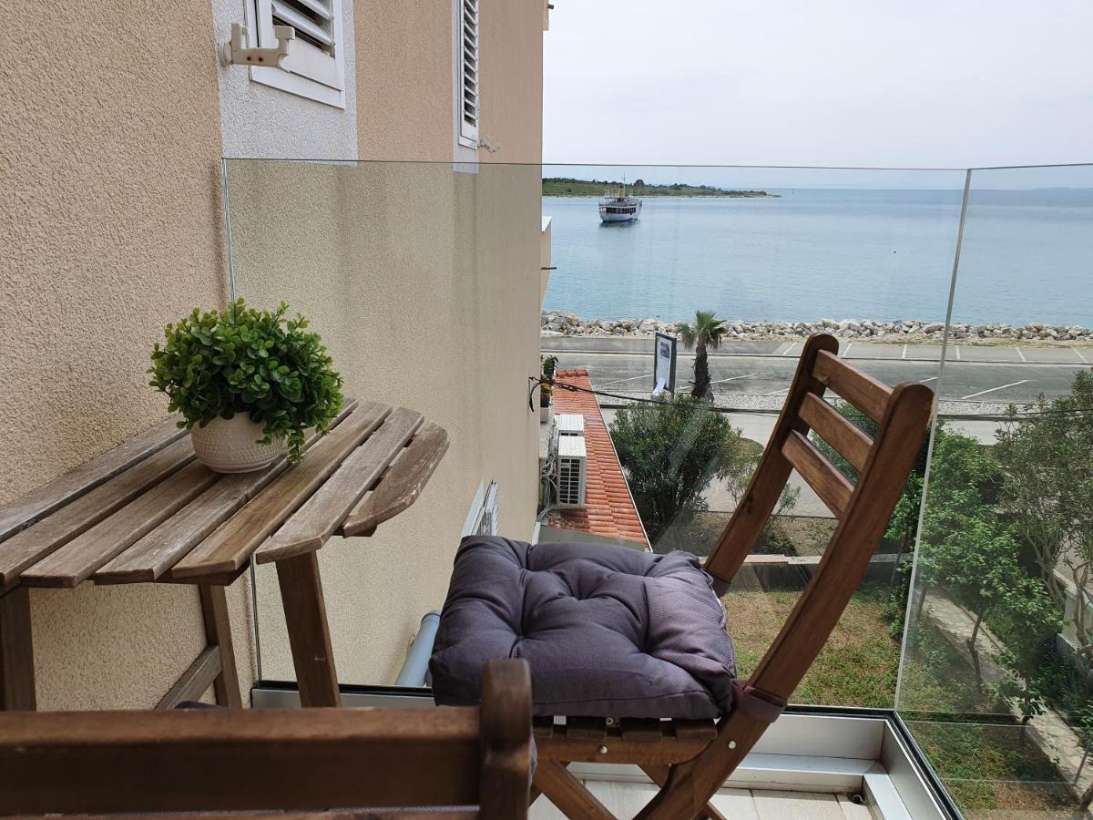 Apartment Danijela Novalja Dış mekan fotoğraf