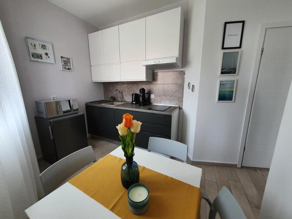 Apartment Danijela Novalja Dış mekan fotoğraf