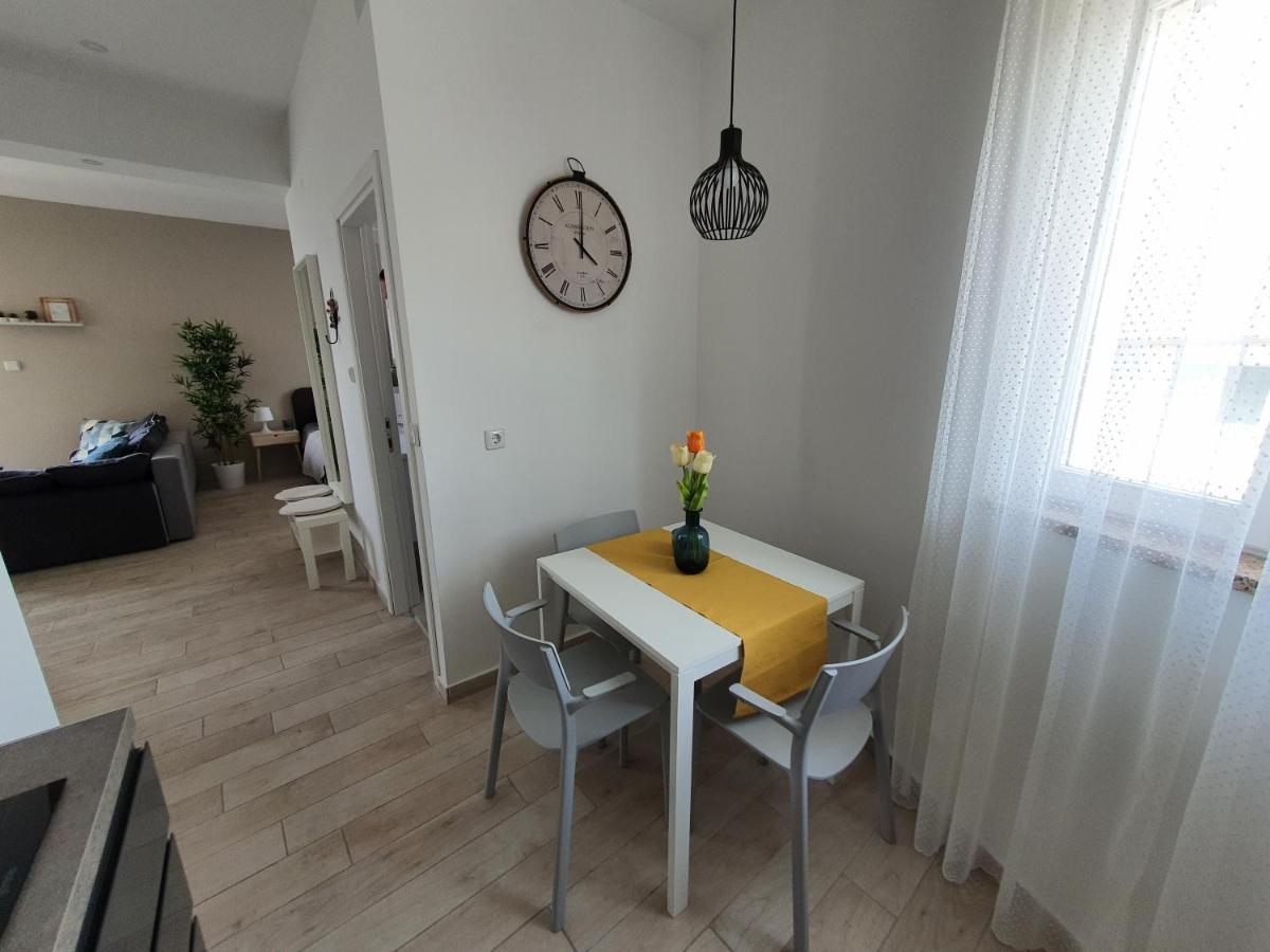 Apartment Danijela Novalja Dış mekan fotoğraf