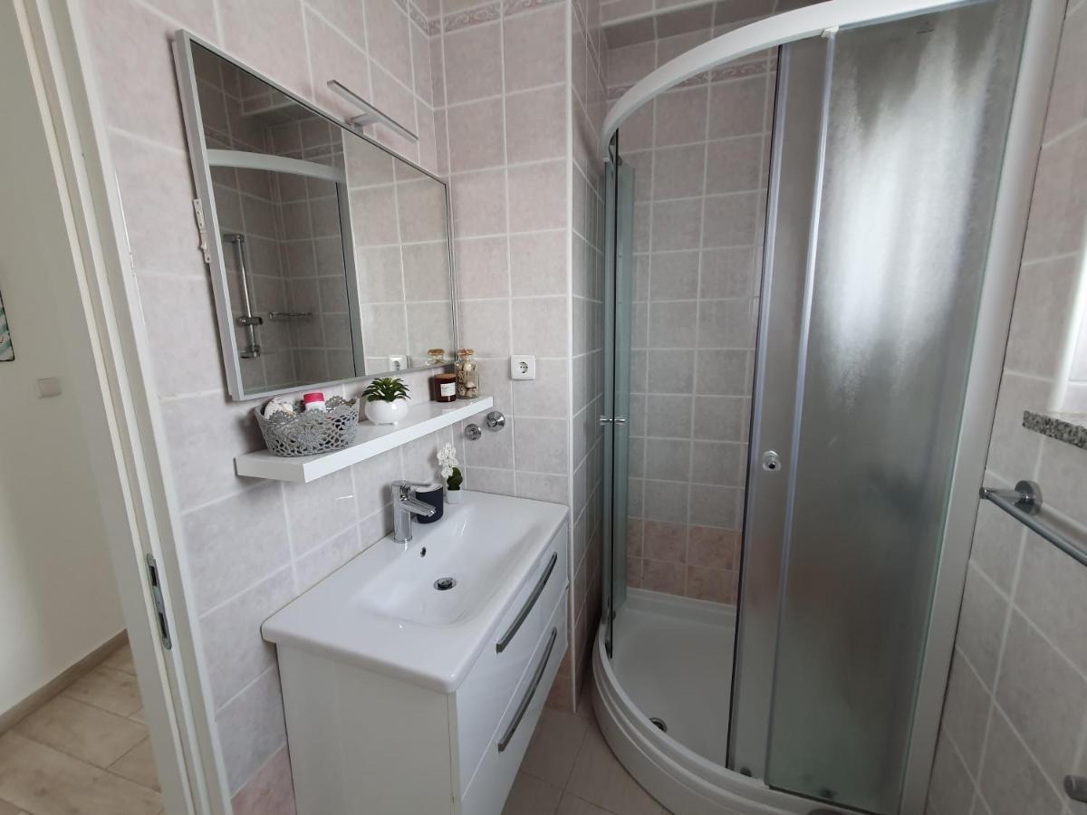Apartment Danijela Novalja Dış mekan fotoğraf